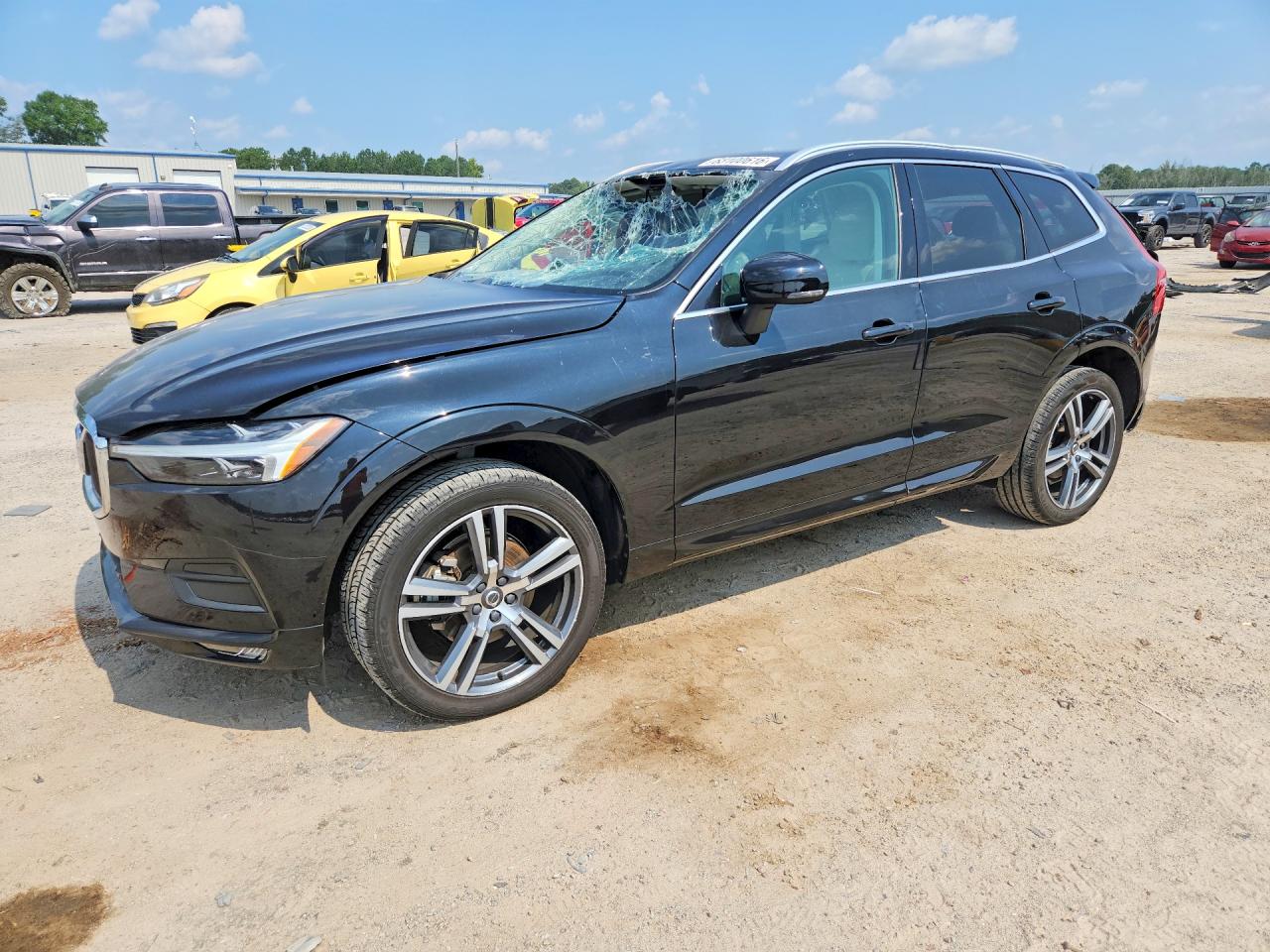 2021 VOLVO XC60 Momentum