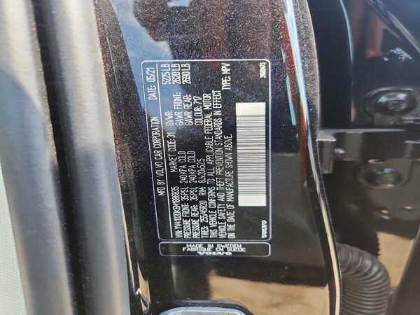 2021 VOLVO XC60 Momentum