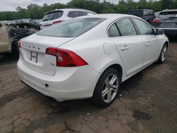 2014 VOLVO S60