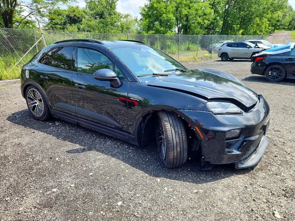 2025 PORSCHE MACAN 4S Electric
