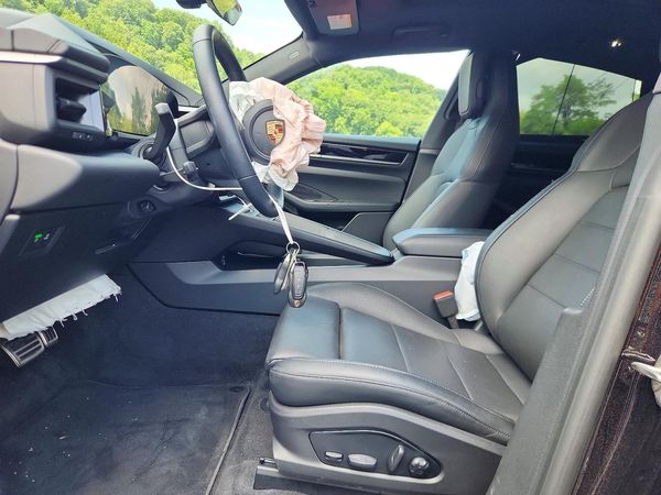 2025 PORSCHE MACAN 4S Electric