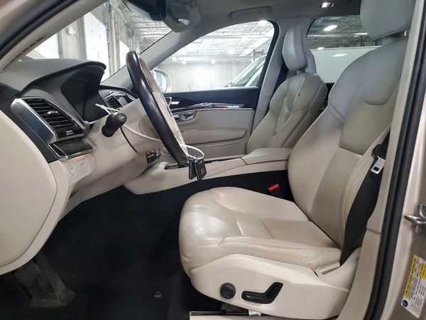 2016 VOLVO XC90 SV42 Momentum
