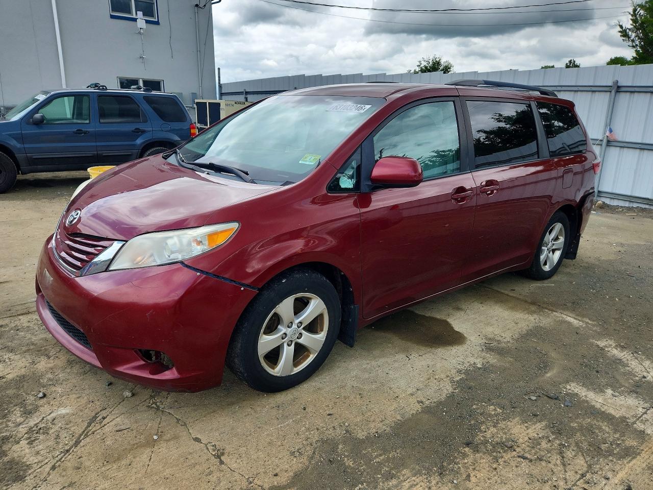2015 TOYOTA SIENNA
