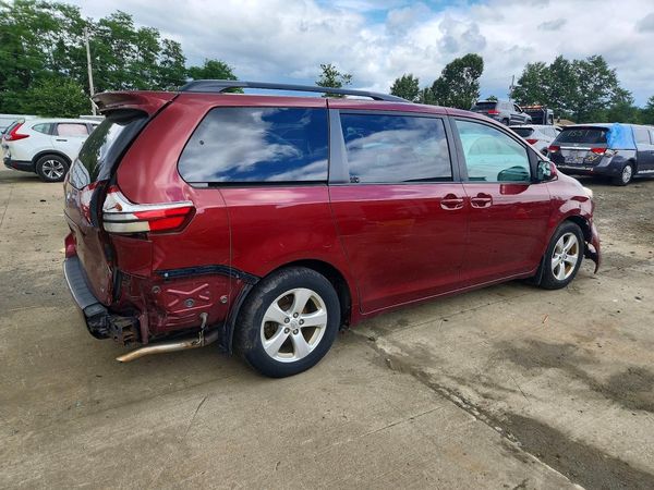 2015 TOYOTA SIENNA