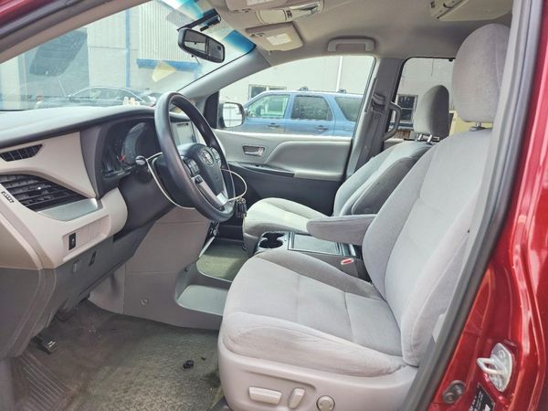 2015 TOYOTA SIENNA