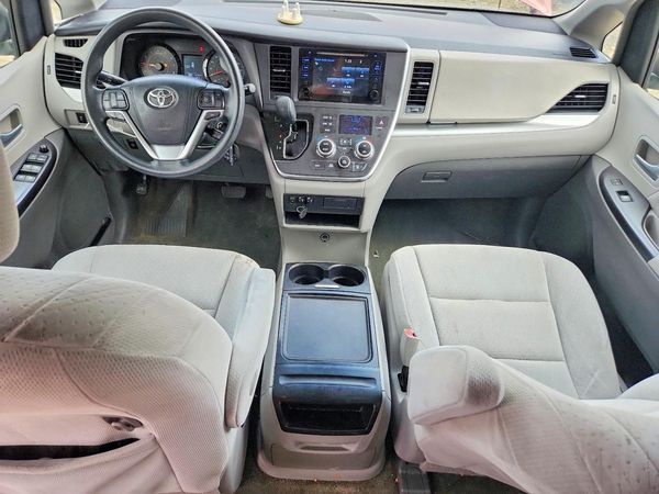 2015 TOYOTA SIENNA