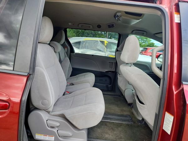 2015 TOYOTA SIENNA