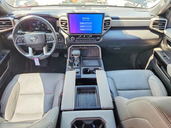 2025 TOYOTA TUNDRA Limited