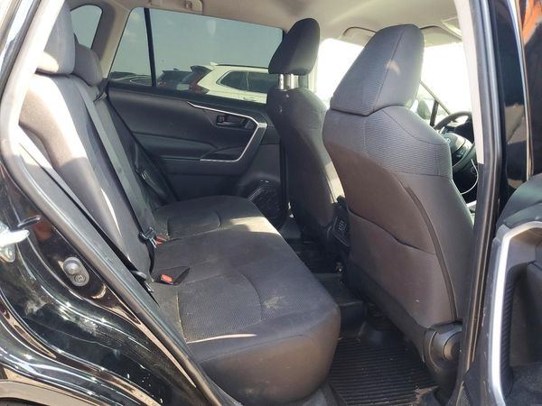 2023 TOYOTA RAV4 LE