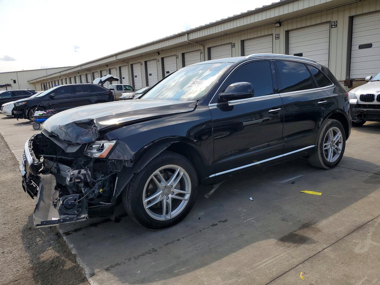 2017 AUDI Q5 quattro Premium — Front 3/4