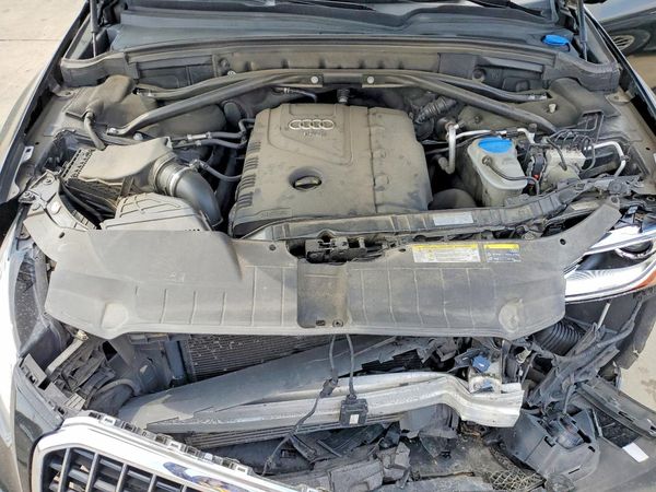 2017 AUDI Q5 quattro Premium — Engine bay