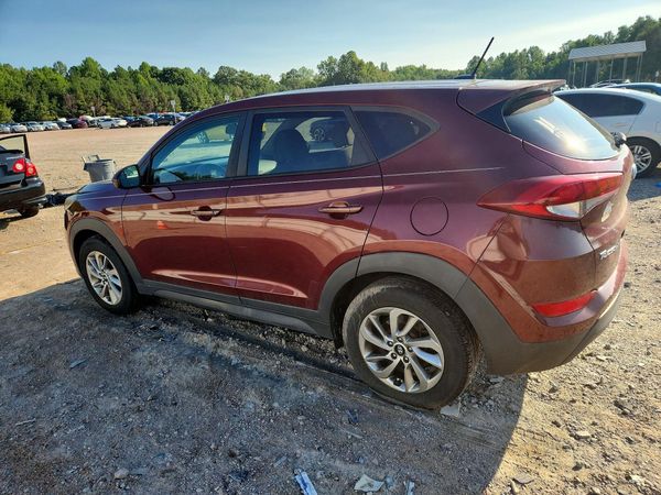 2017 HYUNDAI TUCSON SE (no options)