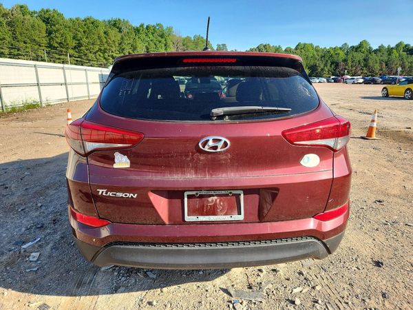 2017 HYUNDAI TUCSON SE (no options)