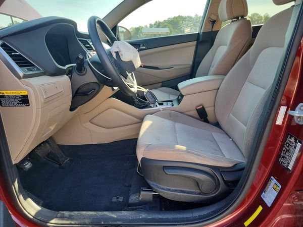 2017 HYUNDAI TUCSON SE (no options)