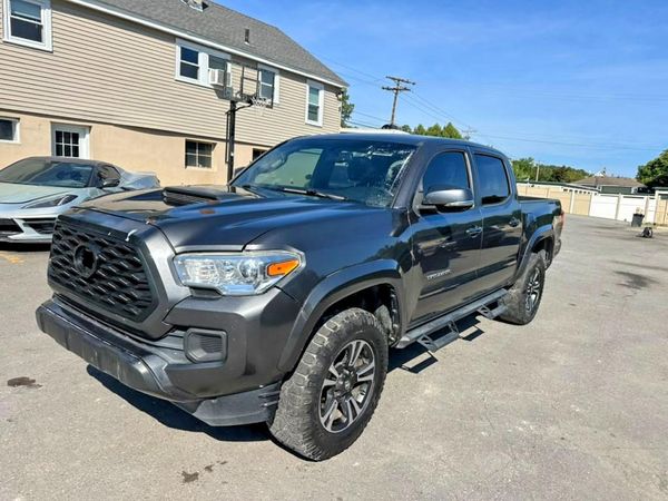 2017 TOYOTA TACOMA