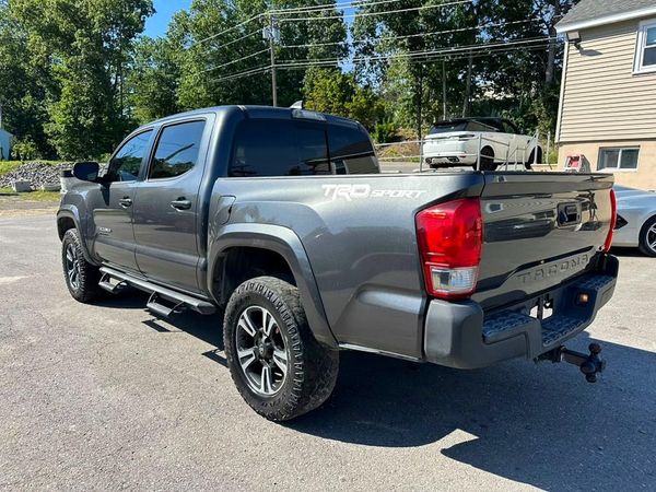 2017 TOYOTA TACOMA