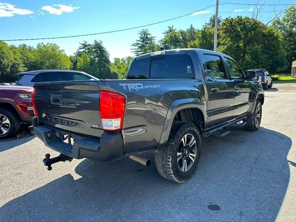2017 TOYOTA TACOMA