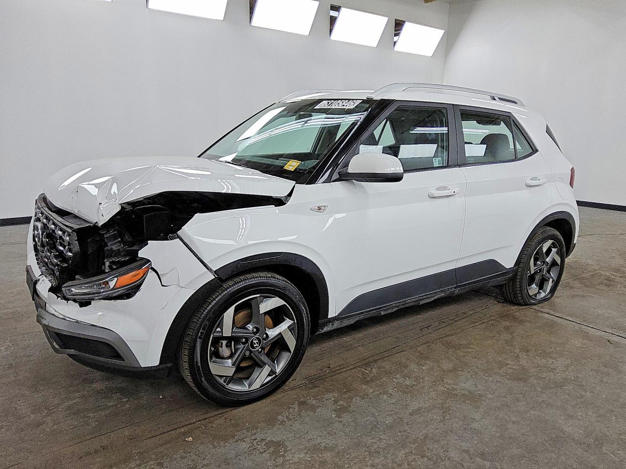 2025 HYUNDAI VENUE SEL, Limited — Front 3/4