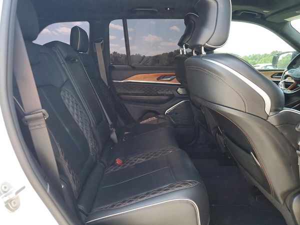 2022 JEEP GRAND CHEROKEE Summit