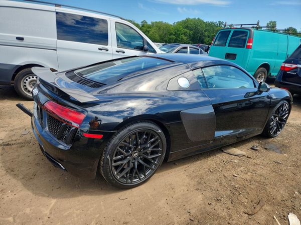 2018 AUDI R8 V10 Plus