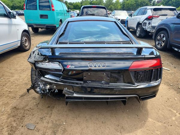2018 AUDI R8 V10 Plus