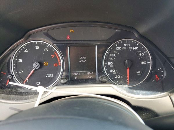 2012 AUDI Q5 Premium Plus