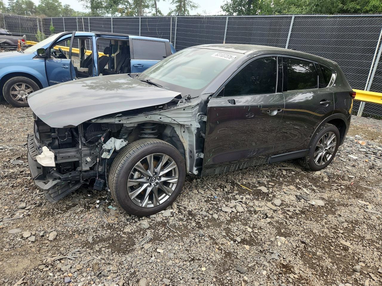 2019 MAZDA CX-5 Signature