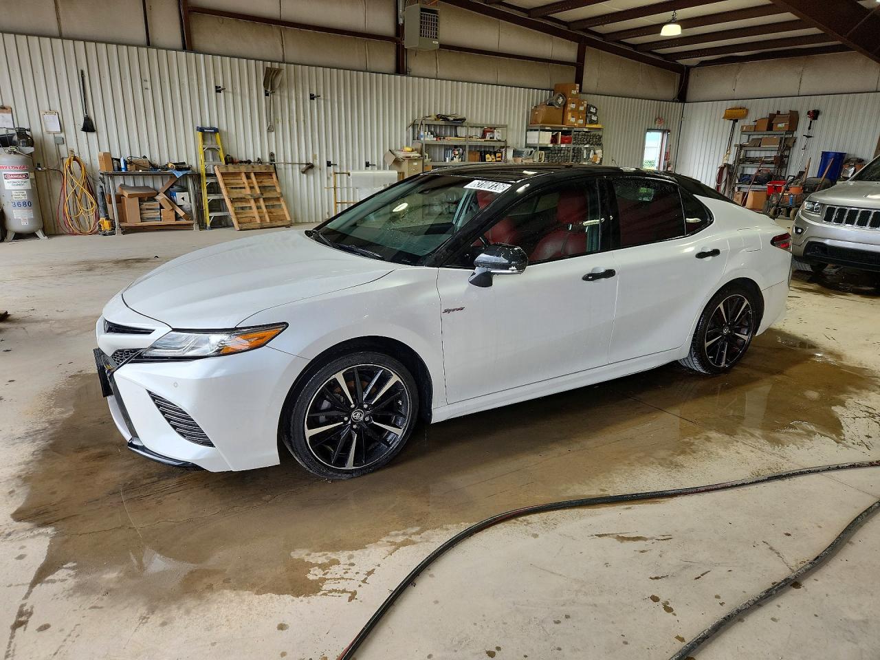 2018 TOYOTA CAMRY XSE — Front 3/4