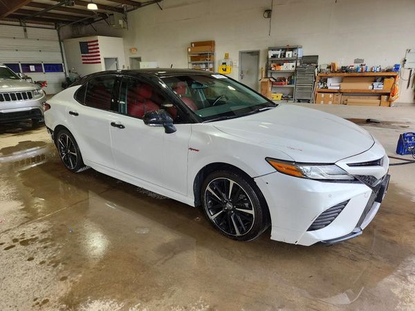 2018 TOYOTA CAMRY XSE — Passenger 3/4