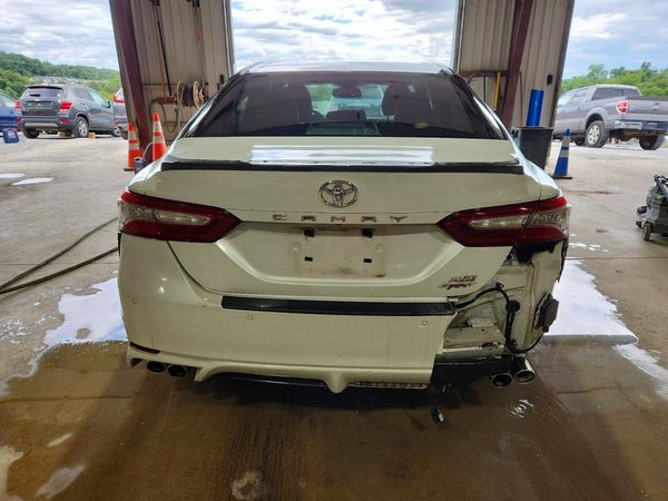 2018 TOYOTA CAMRY XSE — DIRR