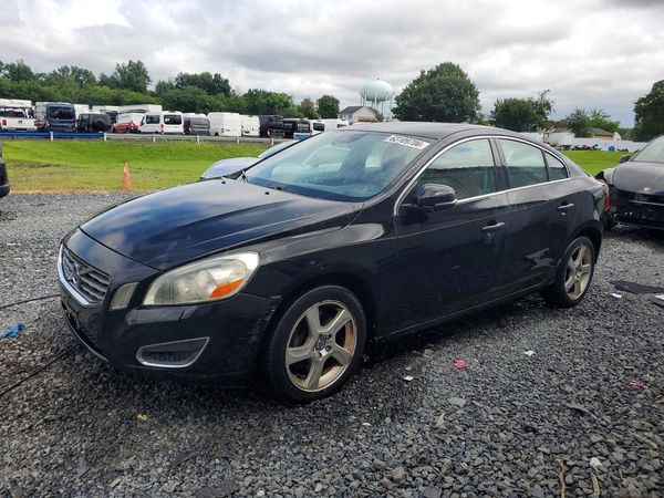 2013 VOLVO S60