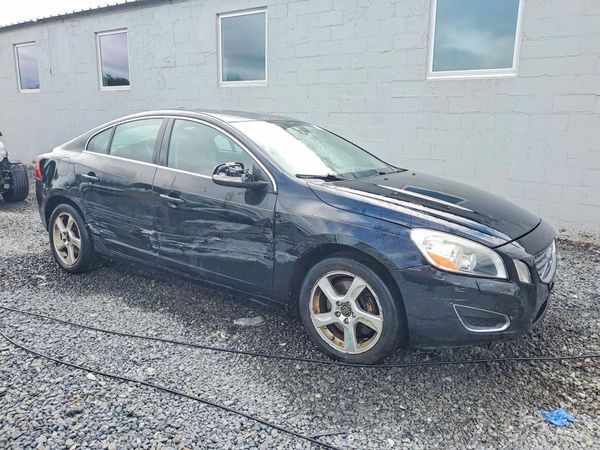 2013 VOLVO S60