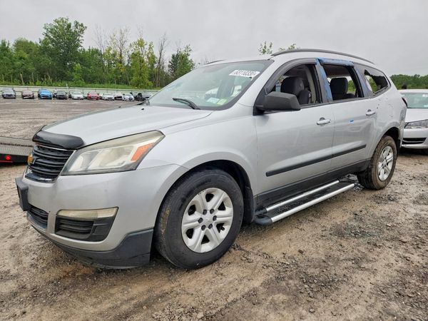 2014 CHEVROLET TRAVERSE LS — Front 3/4