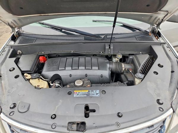 2014 CHEVROLET TRAVERSE LS — Engine bay