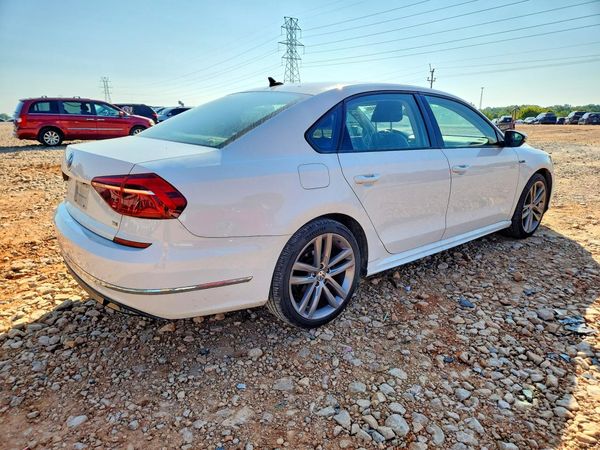 2018 VOLKSWAGEN PASSAT