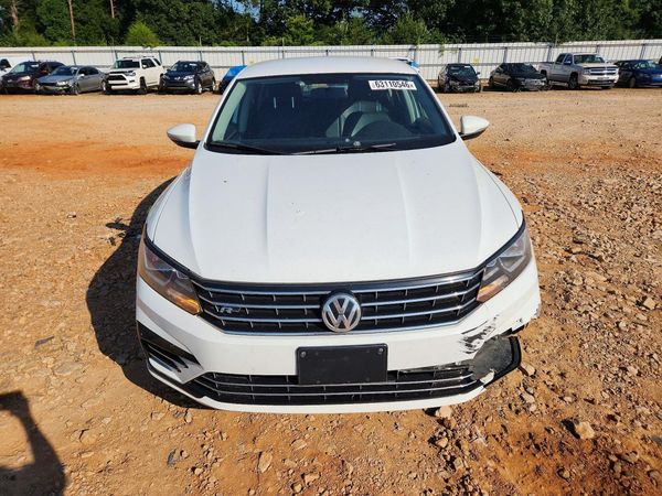 2018 VOLKSWAGEN PASSAT