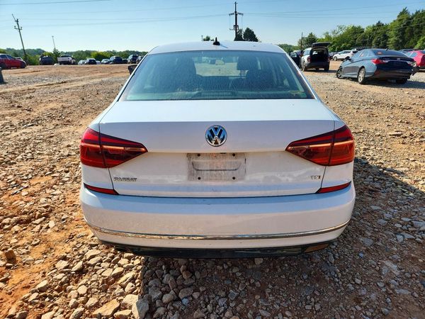 2018 VOLKSWAGEN PASSAT