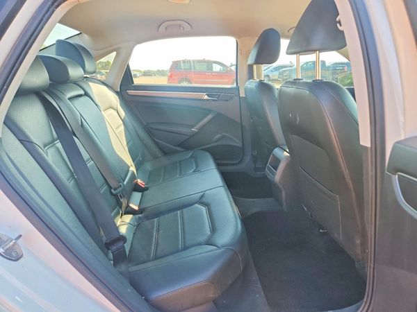 2018 VOLKSWAGEN PASSAT