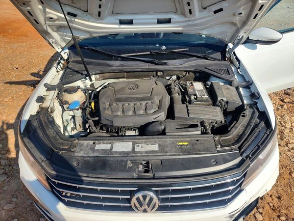 2018 VOLKSWAGEN PASSAT