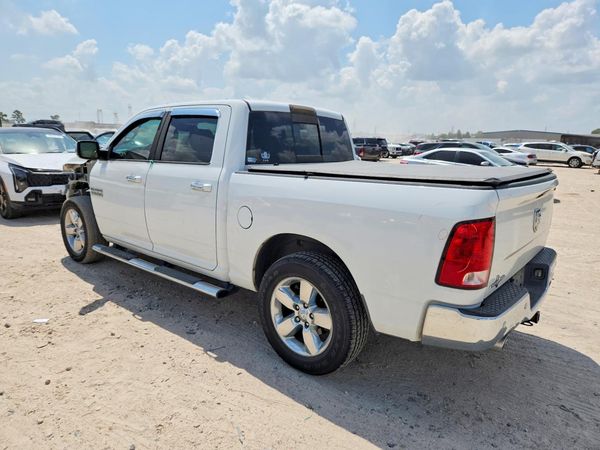 2016 RAM 1500 SLT