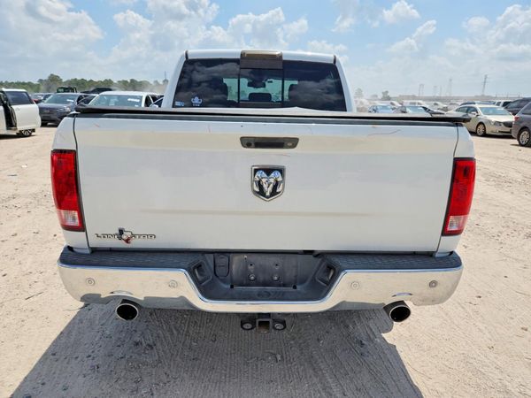2016 RAM 1500 SLT