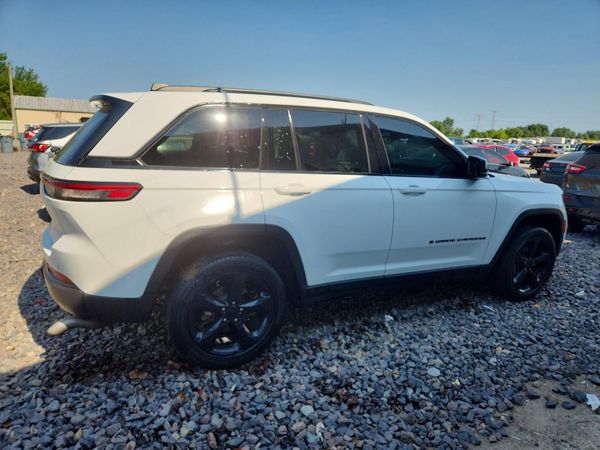 2022 JEEP GRAND CHEROKEE Laredo