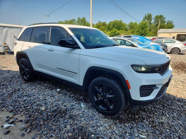 2022 JEEP GRAND CHEROKEE Laredo