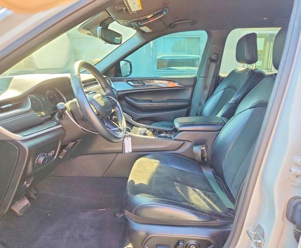 2022 JEEP GRAND CHEROKEE Laredo
