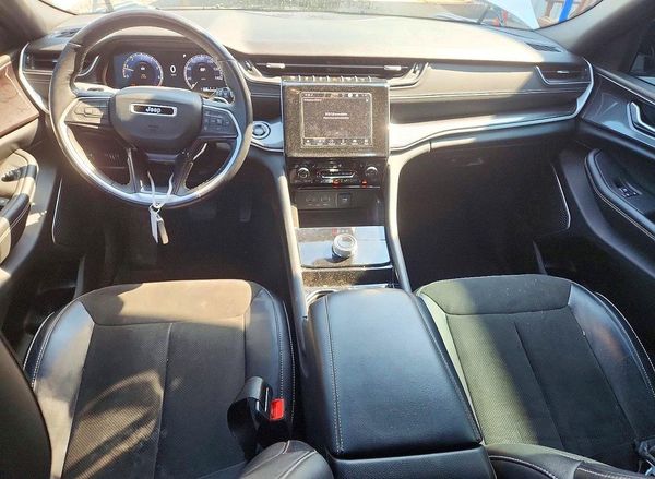 2022 JEEP GRAND CHEROKEE Laredo
