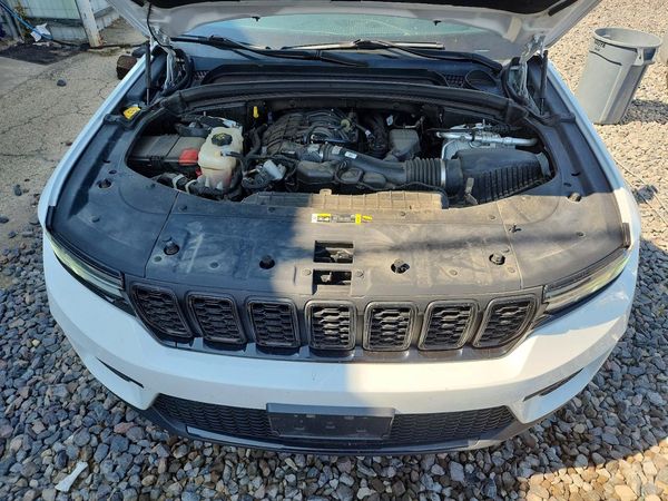 2022 JEEP GRAND CHEROKEE Laredo