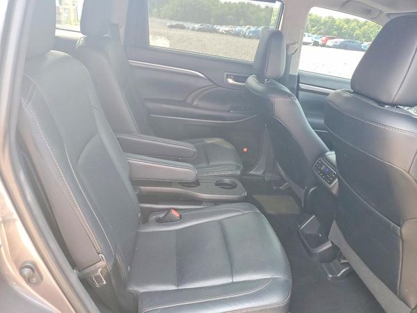 2016 TOYOTA HIGHLANDER Base/Hybrid