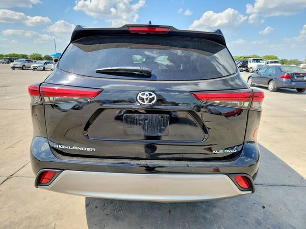 2021 TOYOTA HIGHLANDER