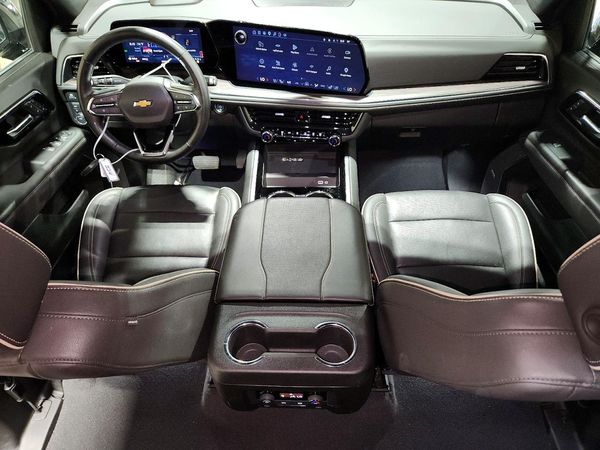2025 CHEVROLET SUBURBAN Premier