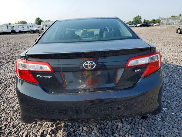2014 TOYOTA CAMRY